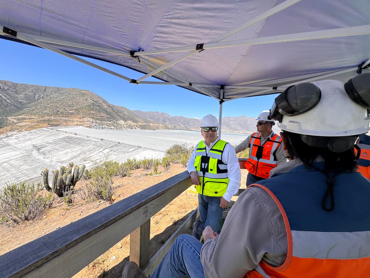 Imagen de trabajadores en una mina